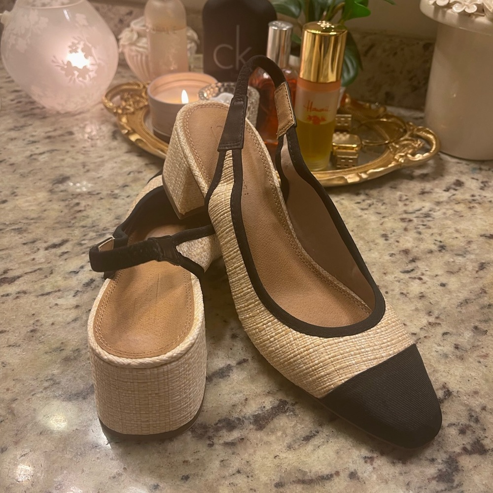Linen and black sling back shoes size 8 NWOT